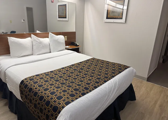 Microtel Inn & Suites